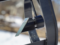 Стопорные и юстировочные винты для настройки соосности главного и вторичного зеркала